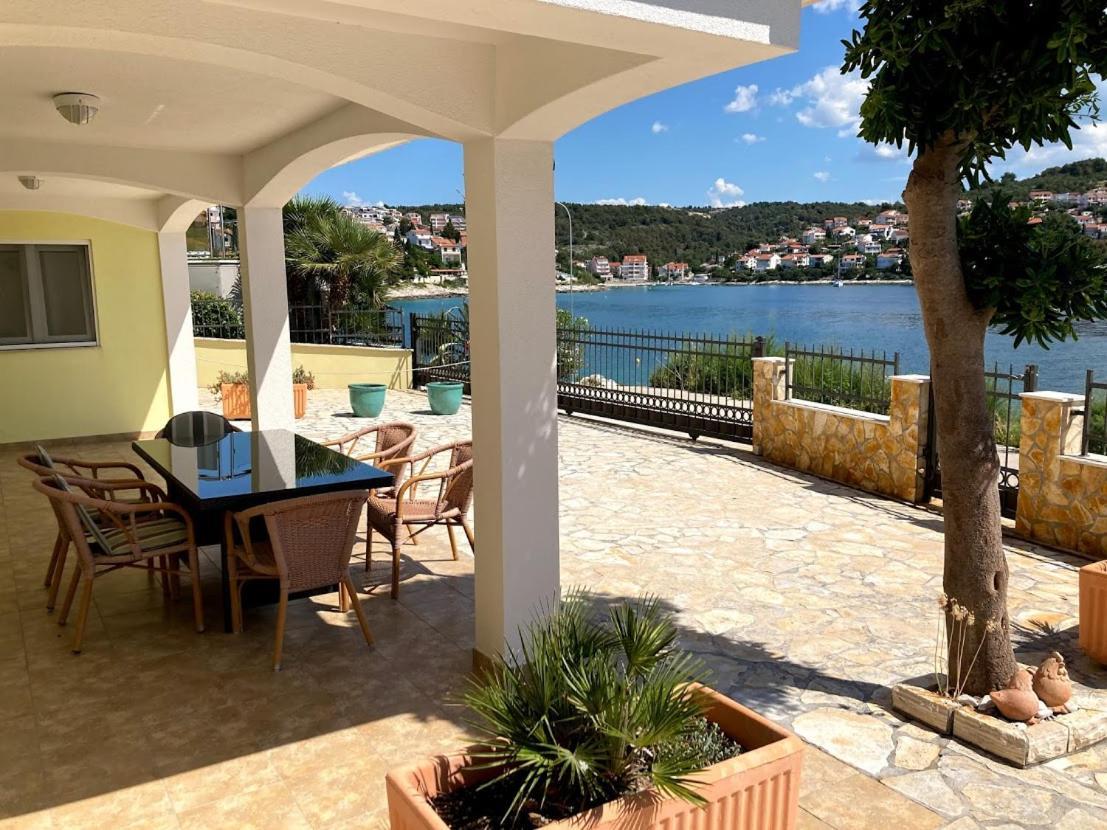 Villa Jana Apartments Trogir Extérieur photo